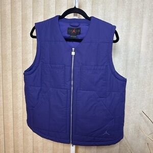 New with tag,Nike Jordan Women's Purple Quilted Vest NEW S can fit M